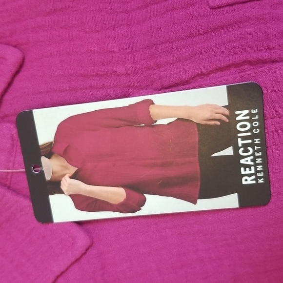2/$15 REACTION By Kenneth Cole Women's Buttons Down Shirt XS - Picture 2 of 7